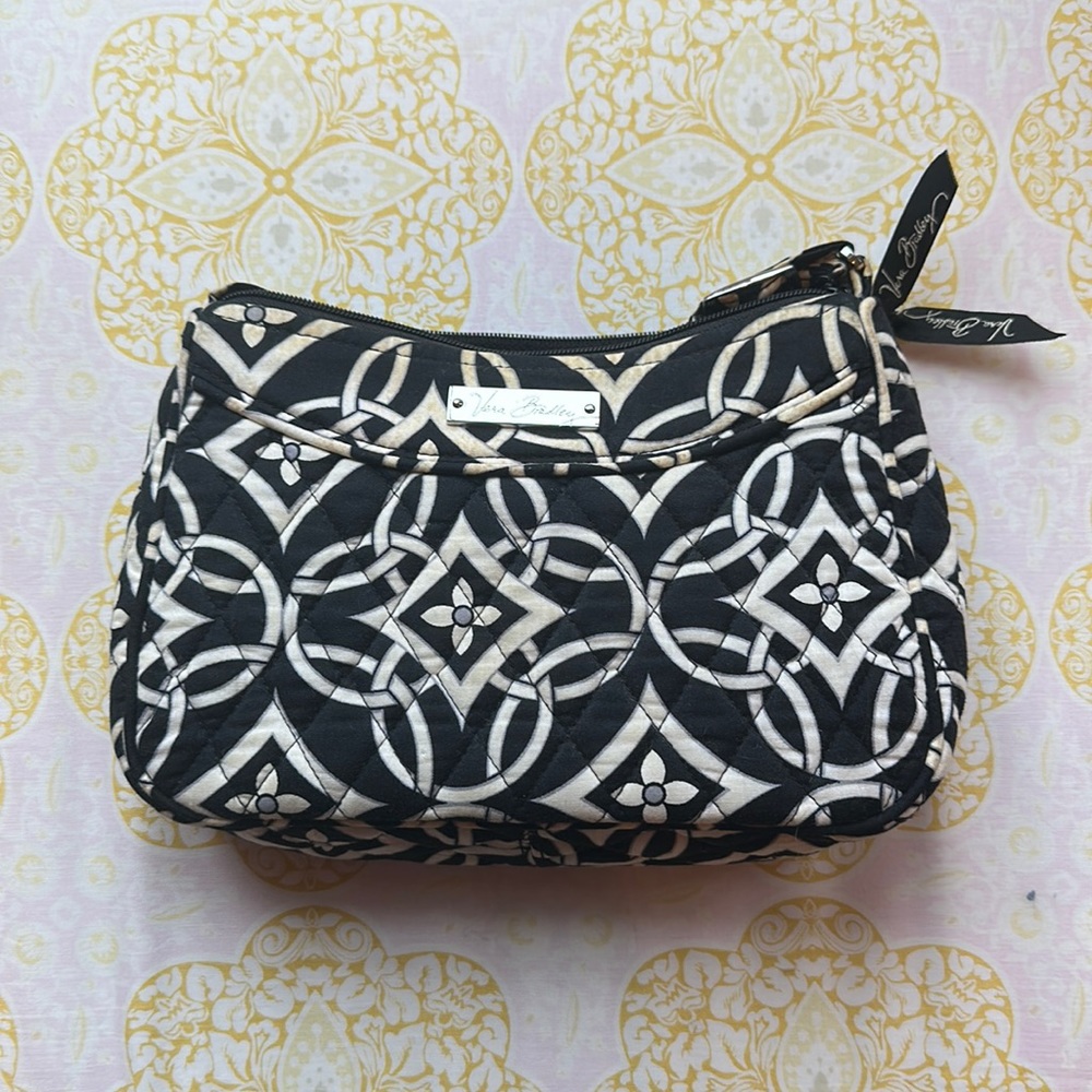 Classic timeless Vera Bradley cross body shoulder bag